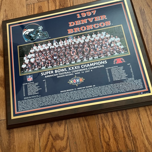 1997 Denver Broncos Super Bowl XXXII Champions Plaque with John Elway NFL - Picture 2 of 2